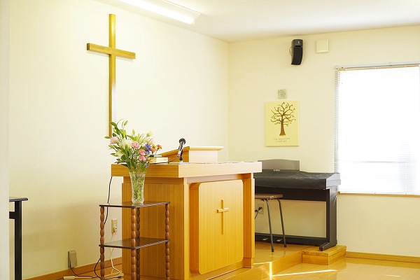 鶴岡キリスト教会・講壇
